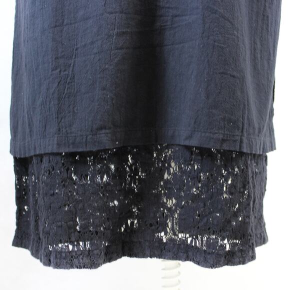 Elegant Black Lace Midi Dress - Picture 6 of 12